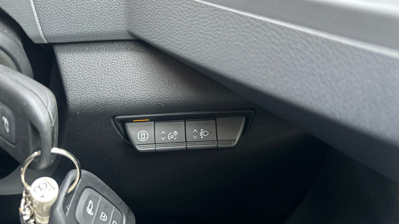 Renault Master Mwb Diesel Fwd MM35 Blue dCi 130 Advance Medium Roof Van